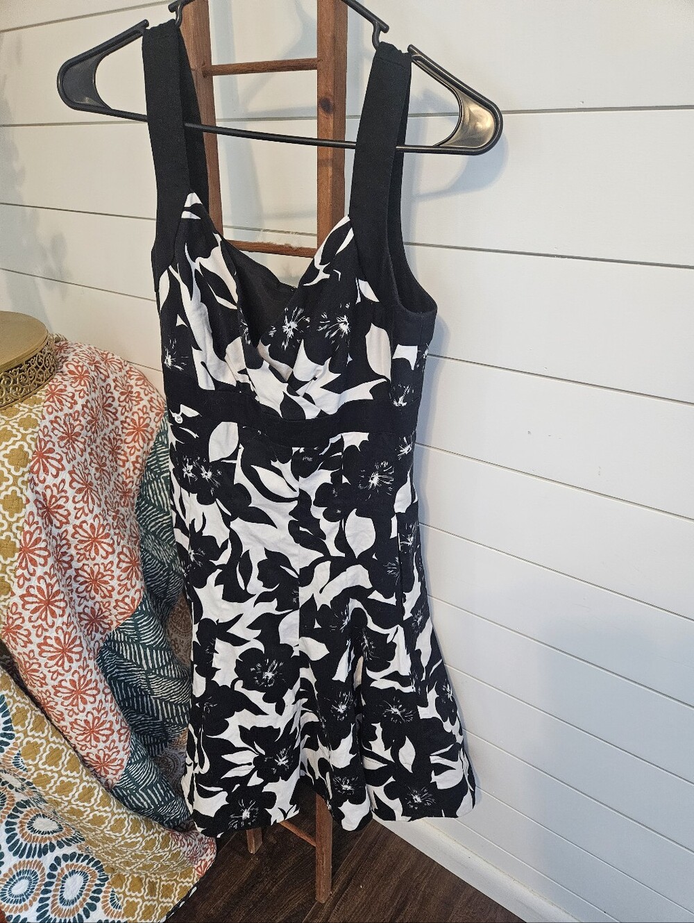 White House Black Market Black and White Floral Mini Dress